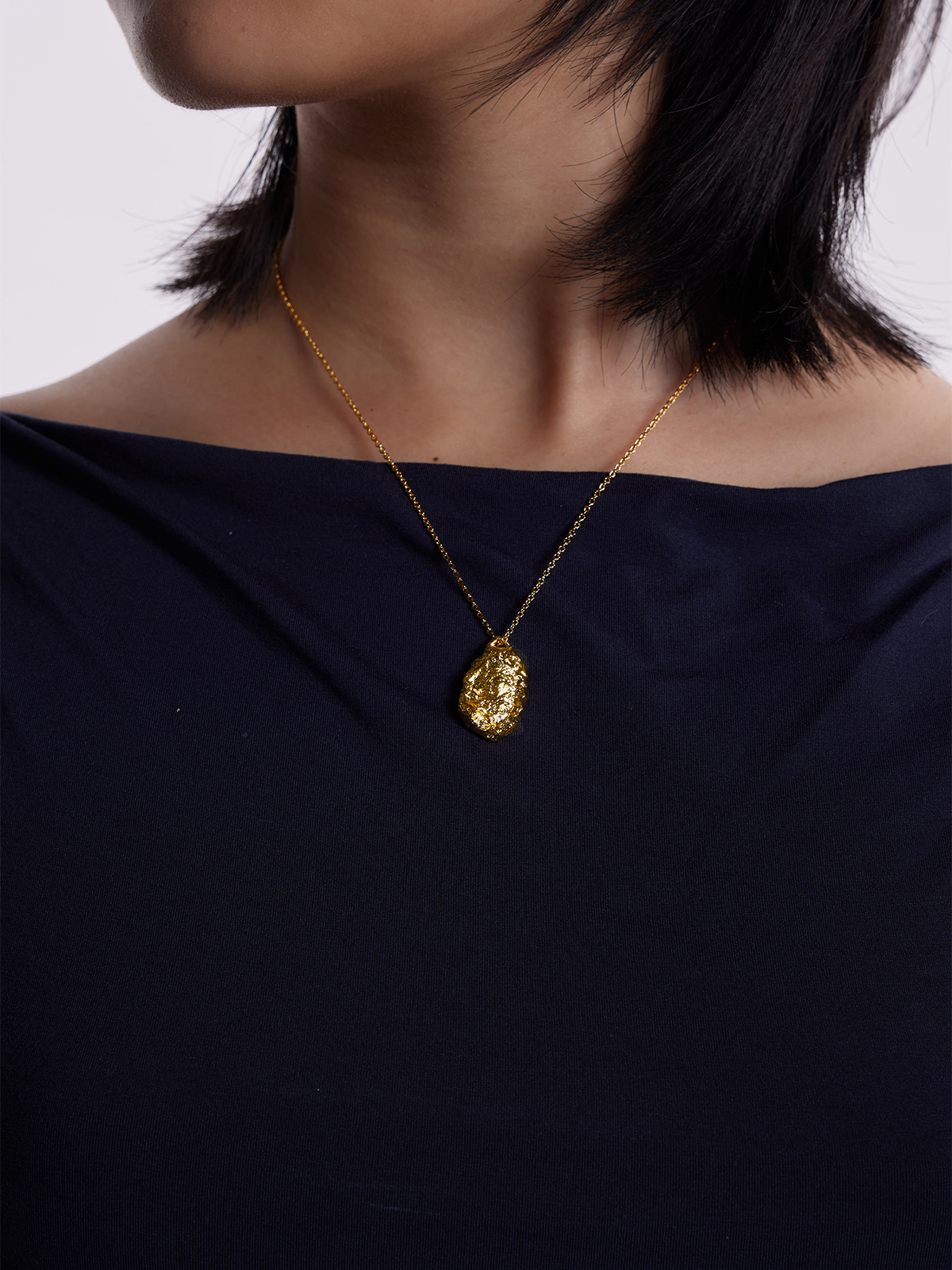Ginger Loop — Medium Disc Necklace (Gold) - Image 4